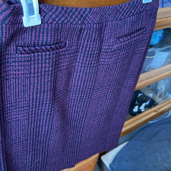 NWT Talbots Cranberry and Black Print Skirt - Picture 2 of 4